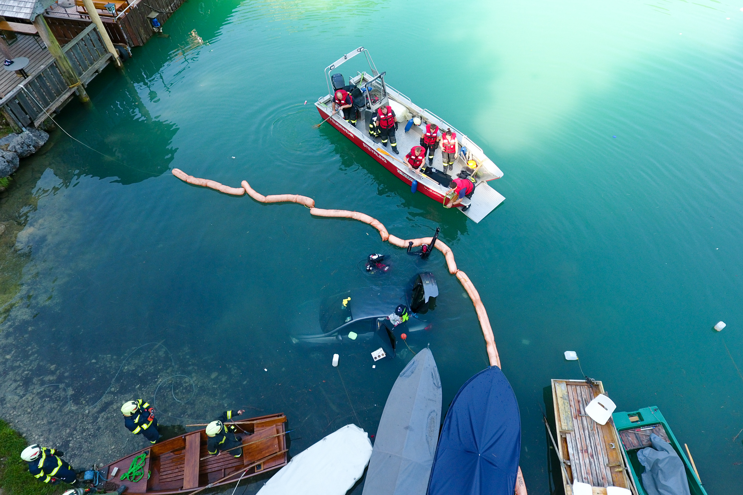 Pedale verwechselt: Mit Auto in Stausee gestürzt