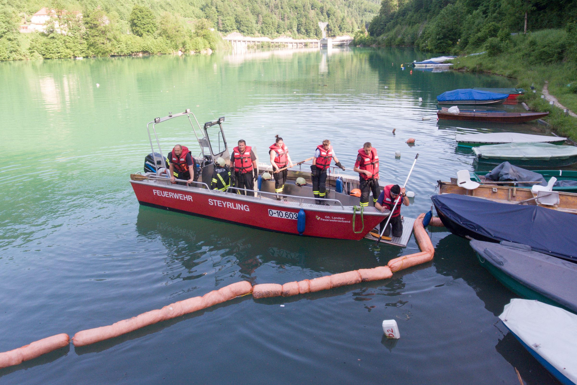 Pedale verwechselt: Mit Auto in Stausee gestürzt